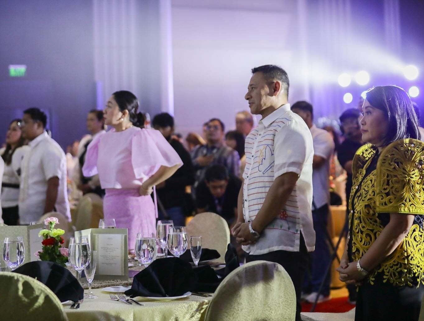 Daryl Maat on Sonny Angara wearing fake pad paper barong